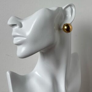 Christian Dior Vintage Gold Dome Clip-On Earrings – AUTHENTIC